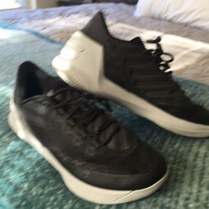 Under amormens black sneakers